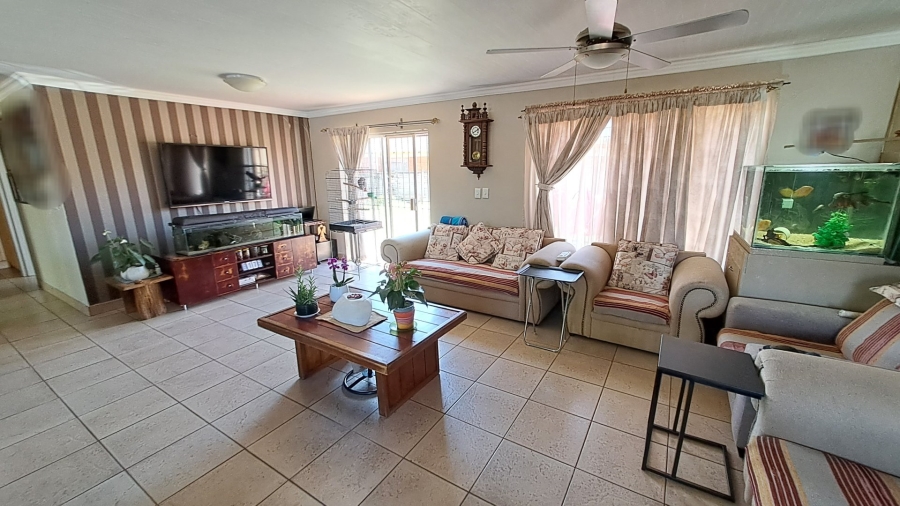 4 Bedroom Property for Sale in Uitsig Free State